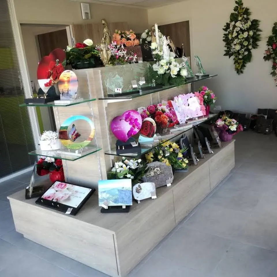 Magasin de marbrerie et plaques funéraires aux Pompes Funèbres Vitaloni